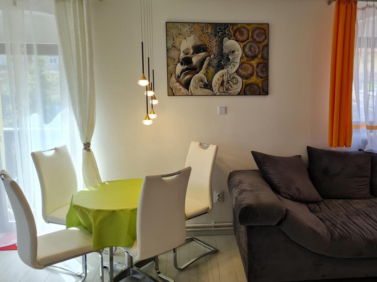 Ferien- Und Businesswohnung Relax Im Ersten Stock Sonnen Exterior photo