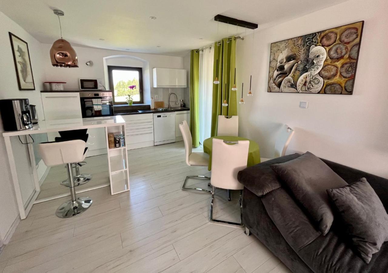 Ferien- Und Businesswohnung Relax Im Ersten Stock Sonnen Exterior photo